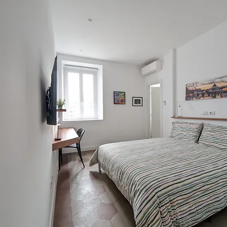 Ostiense 353 By Rs דירה *